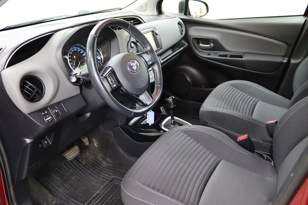Toyota Yaris 2017 - miniatyr 9