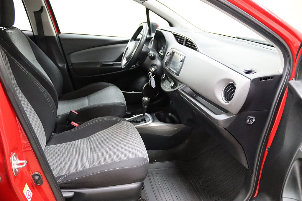 Toyota Yaris 2017 - miniatyr 13