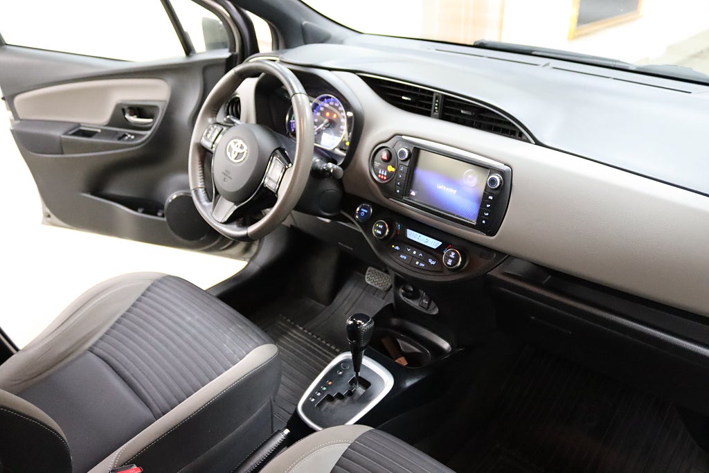 Toyota Yaris 2016 - miniatyr 14