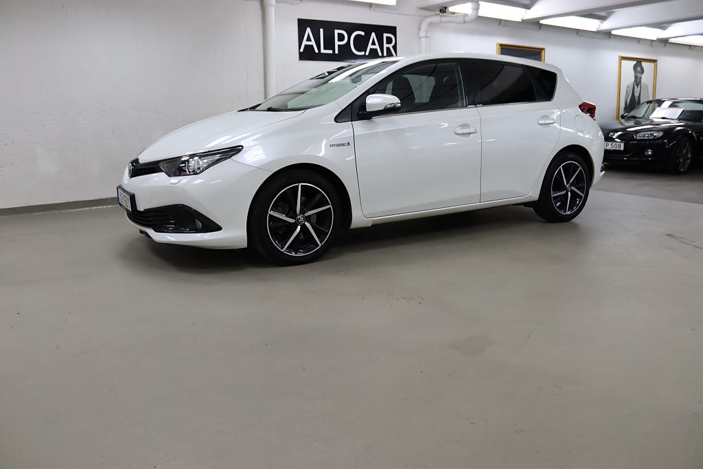 Toyota Auris Hybrid e-CVT TOUCH & GO EDITION V-HJUL GPS