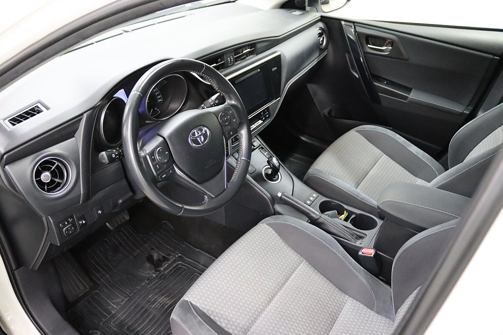 Toyota Auris 2018 - miniatyr 12