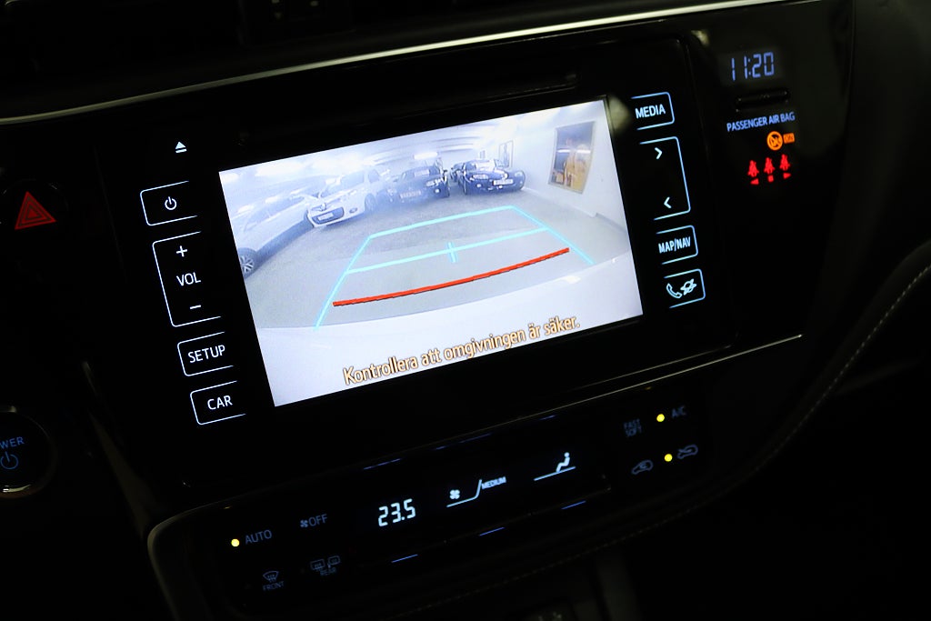 Toyota Auris 2018 - miniatyr 17