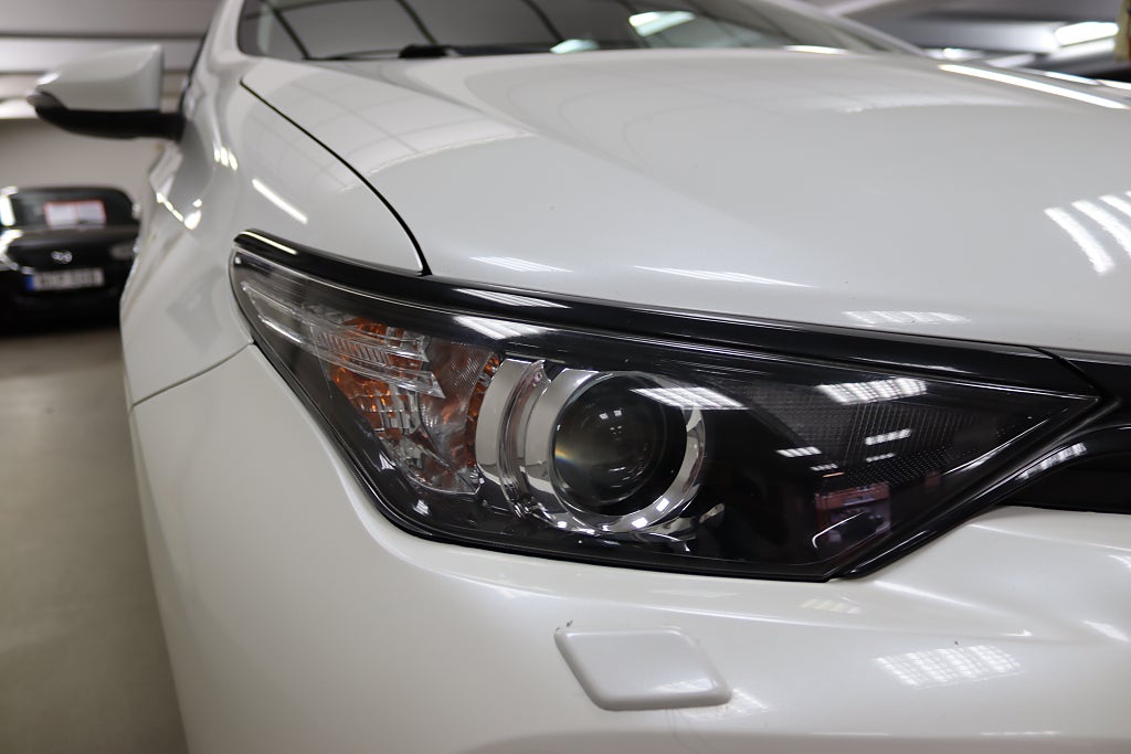 Toyota Auris 2018 - miniatyr 6