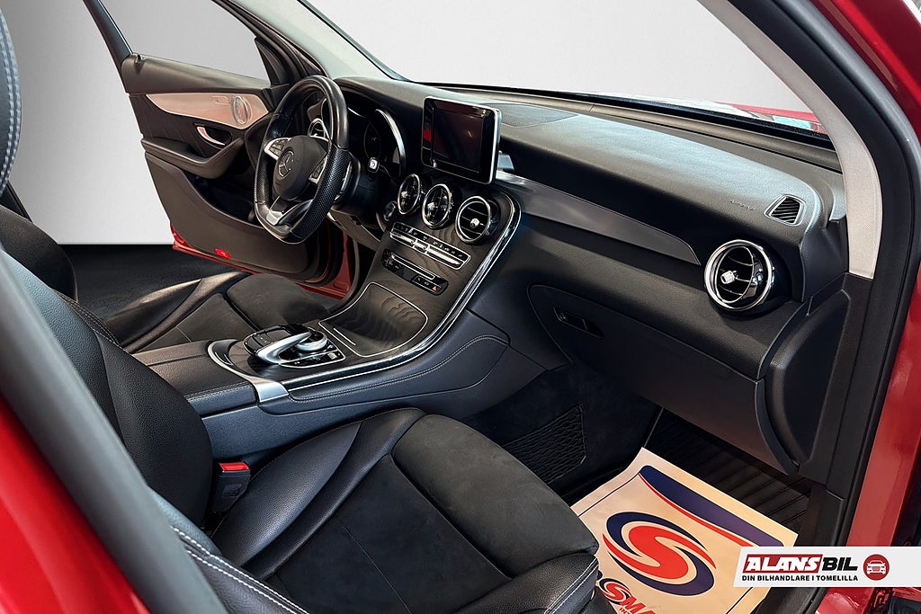 Mercedes-Benz GLC 2019 - miniatyr 8