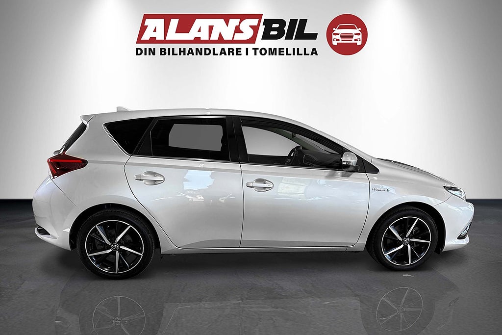 Toyota Auris 2018 - miniatyr 2