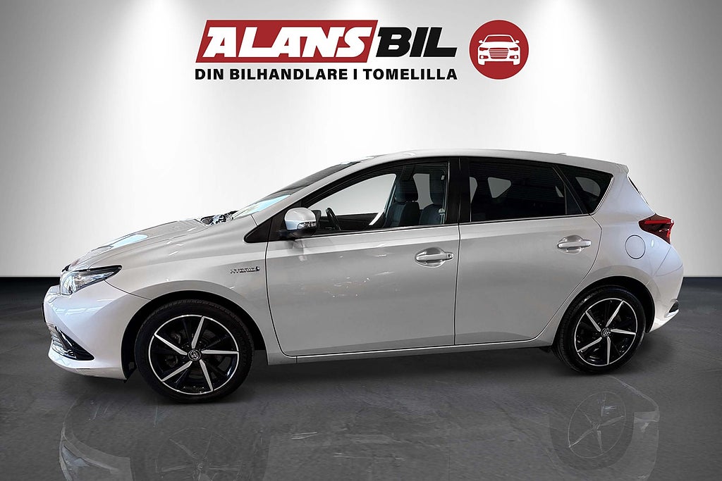 Toyota Auris 2018 - miniatyr 3