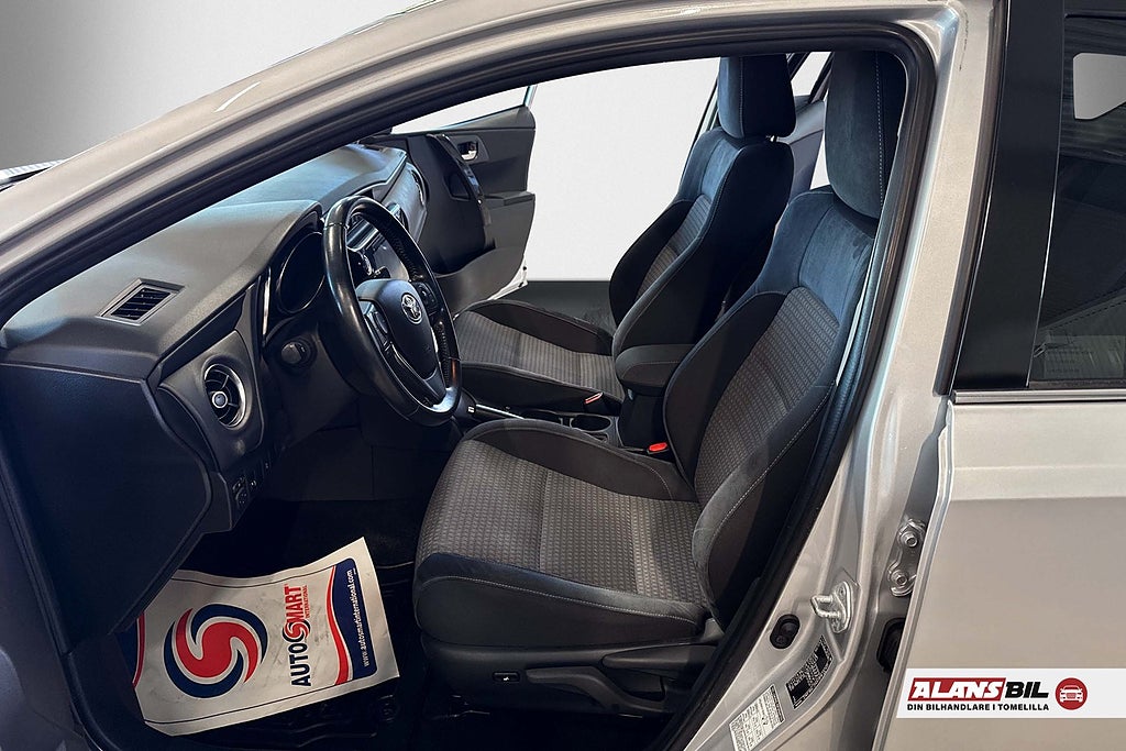 Toyota Auris 2018 - miniatyr 5
