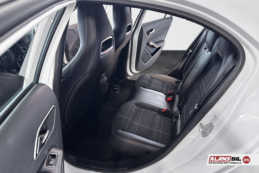 Mercedes-Benz A 2017 - miniatyr 6