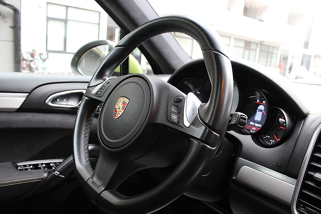 Porsche Cayenne 2013 - miniatyr 20