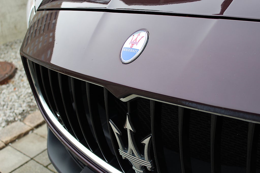 Maserati Quattroporte 2015 - miniatyr 2