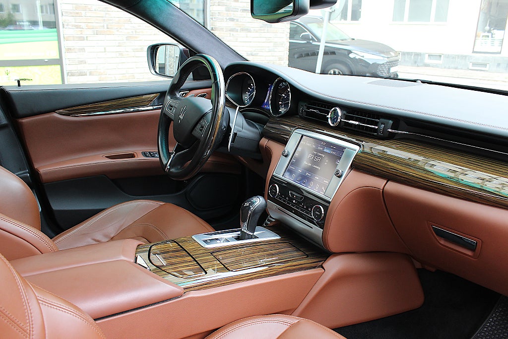 Maserati Quattroporte 2015 - miniatyr 18