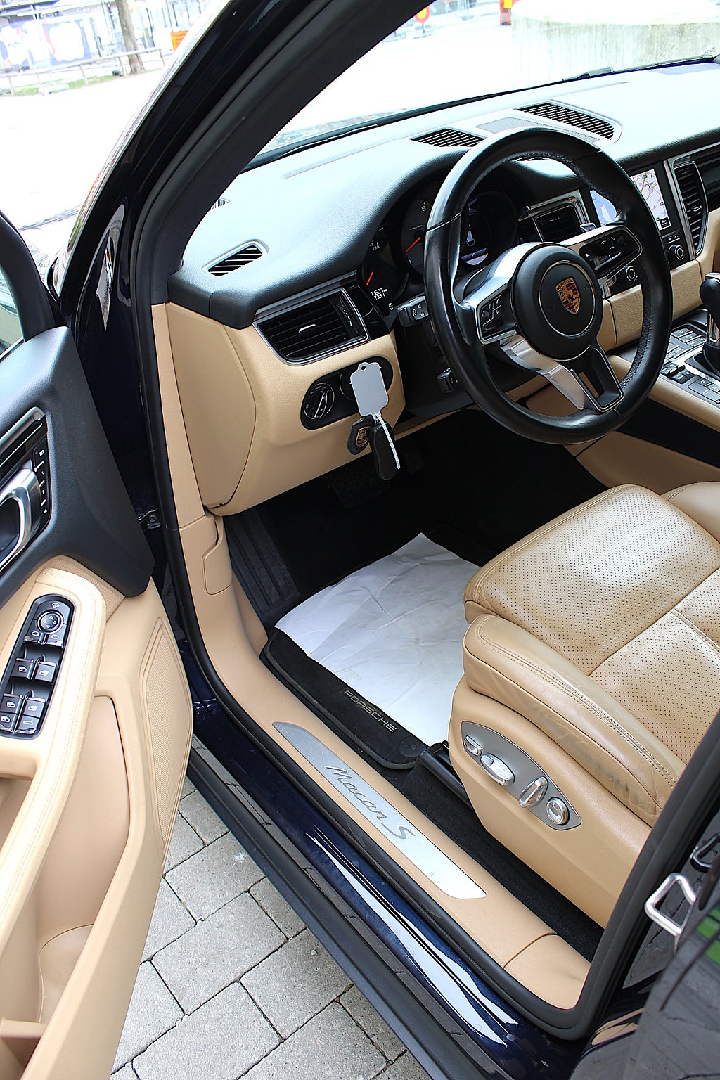 Porsche Macan 2018 - miniatyr 24