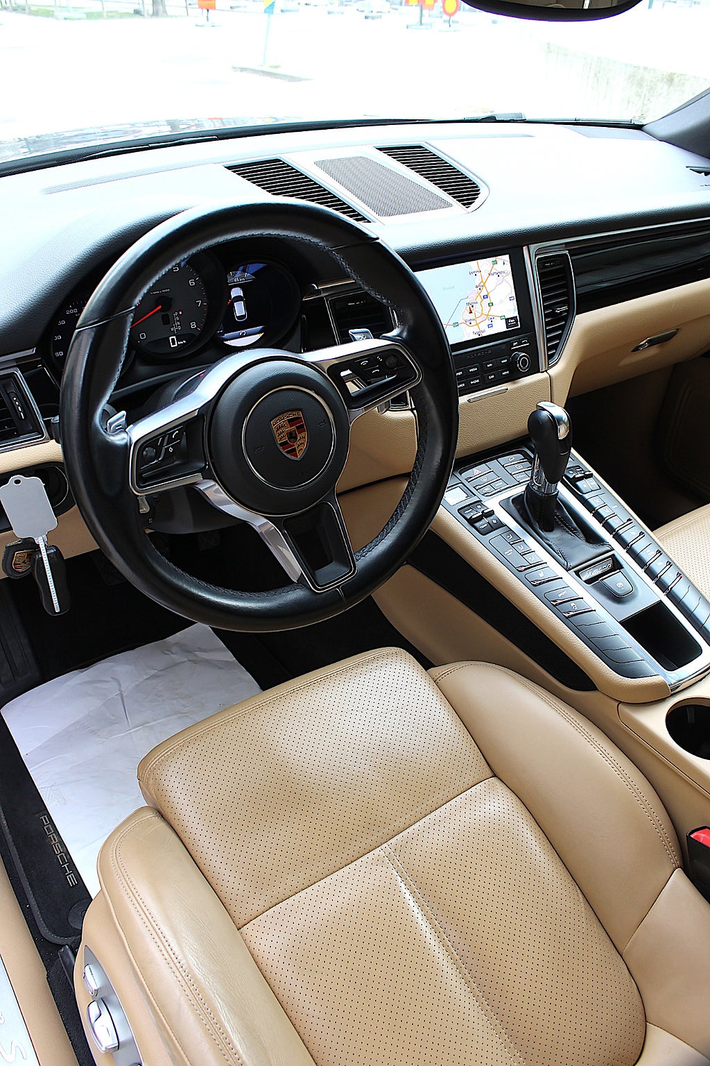 Porsche Macan 2018 - miniatyr 25
