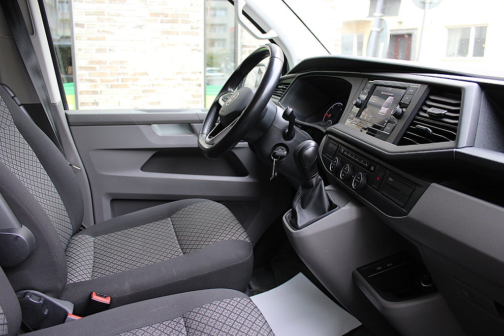 Volkswagen Caravelle 2021 - miniatyr 4