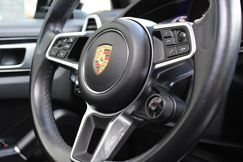 Porsche Cayenne 2020 - miniatyr 26