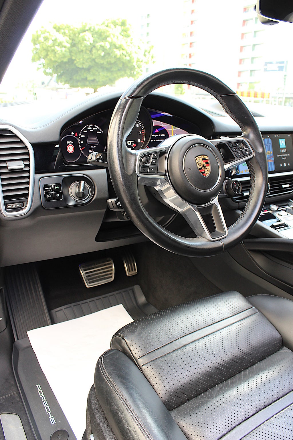 Porsche Cayenne 2020 - miniatyr 32