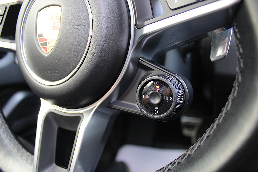 Porsche Cayenne 2020 - miniatyr 36