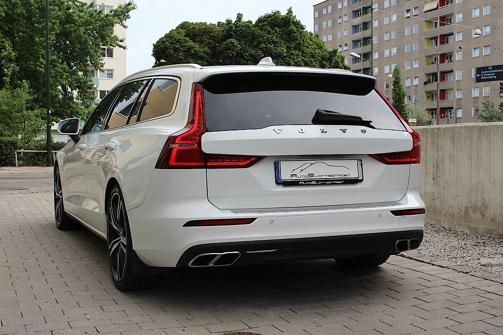 Volvo V60 2019 - miniatyr 2