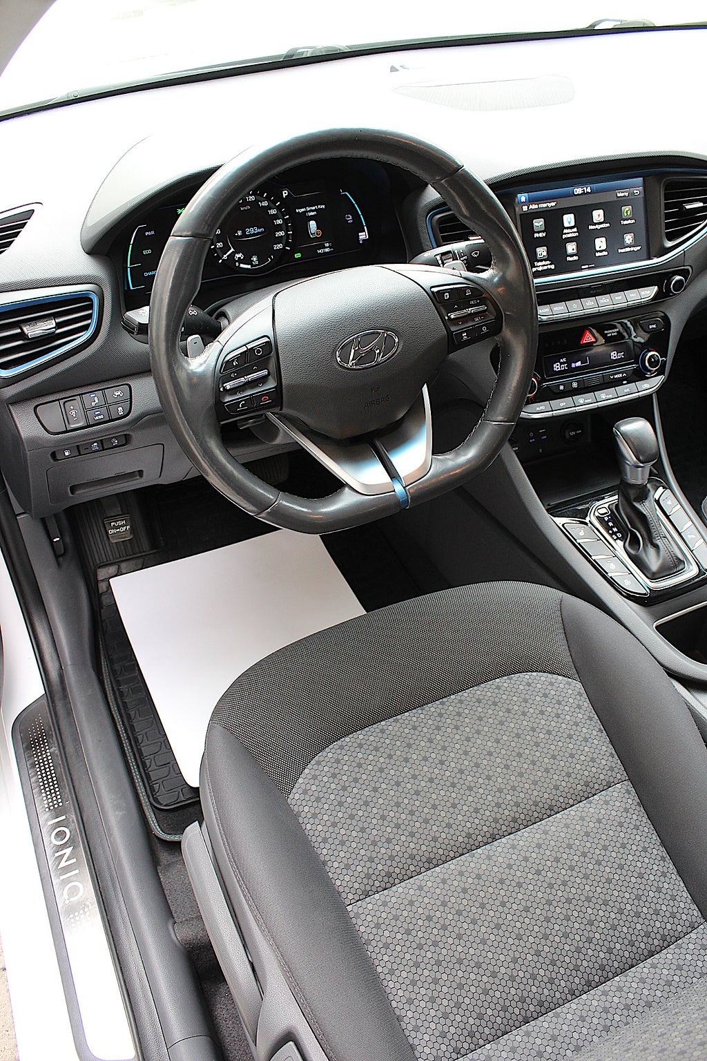 Hyundai IONIQ 2017 - miniatyr 32