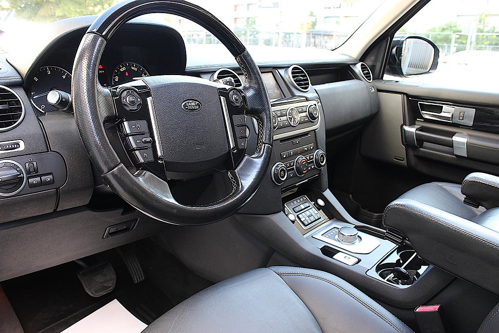 Land Rover Discovery 2016 - miniatyr 30