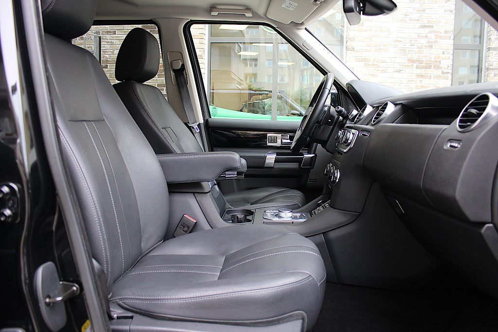 Land Rover Discovery 2016 - miniatyr 24