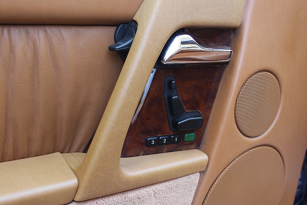 Mercedes-Benz SL 1995 - miniatyr 20