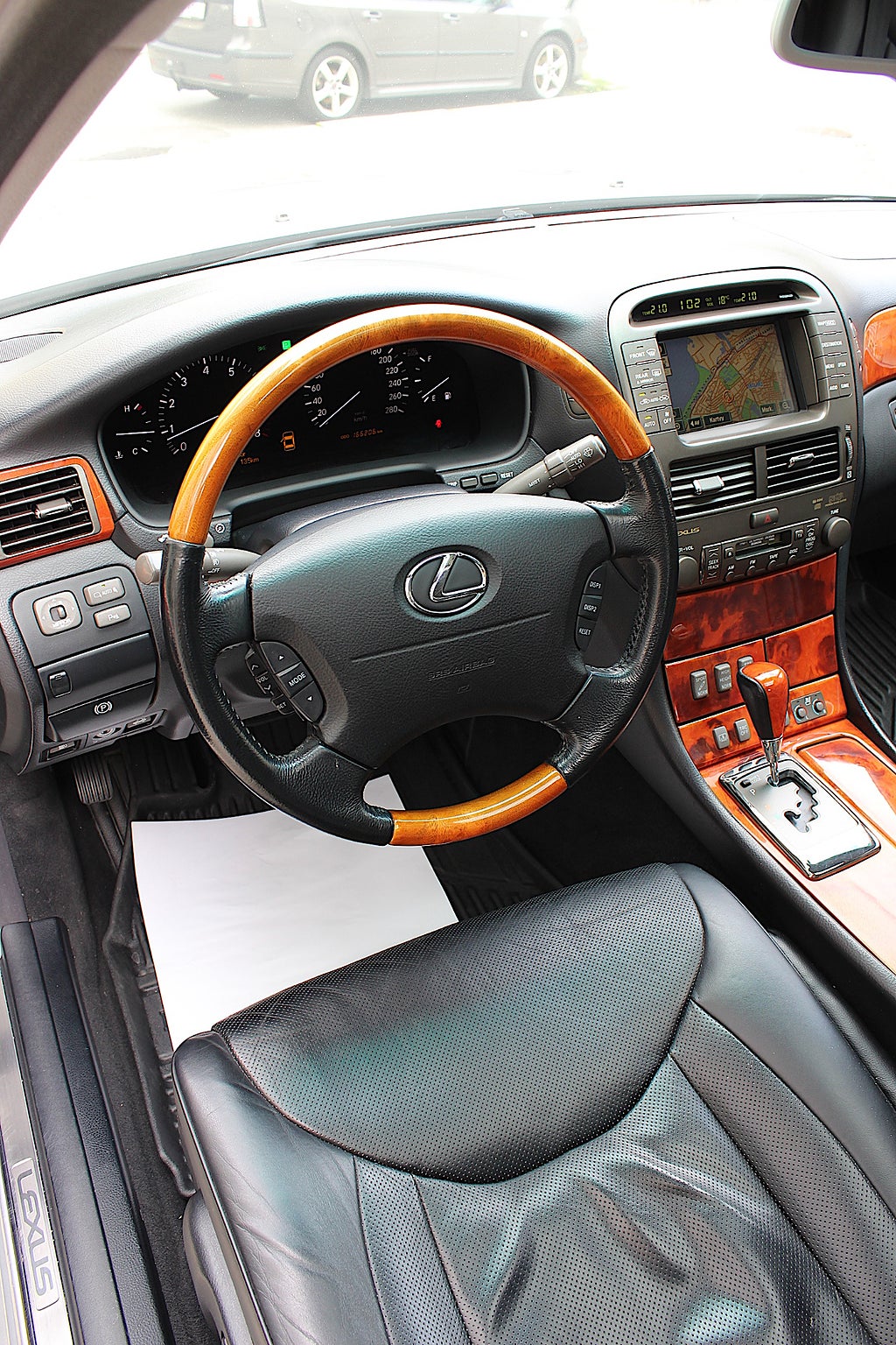Lexus LS 2004 - miniatyr 35