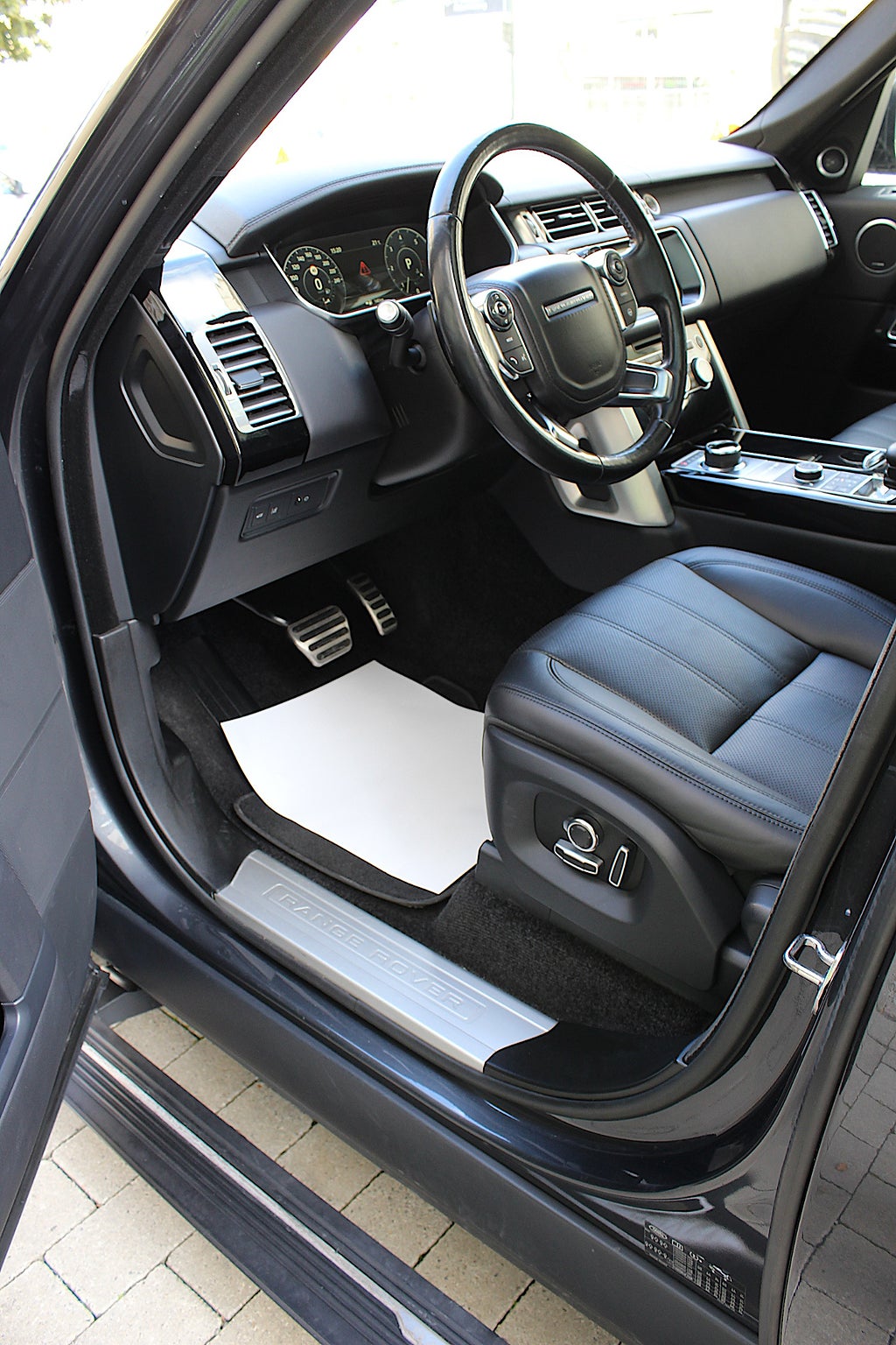 Land Rover Range Rover 2017 - miniatyr 37