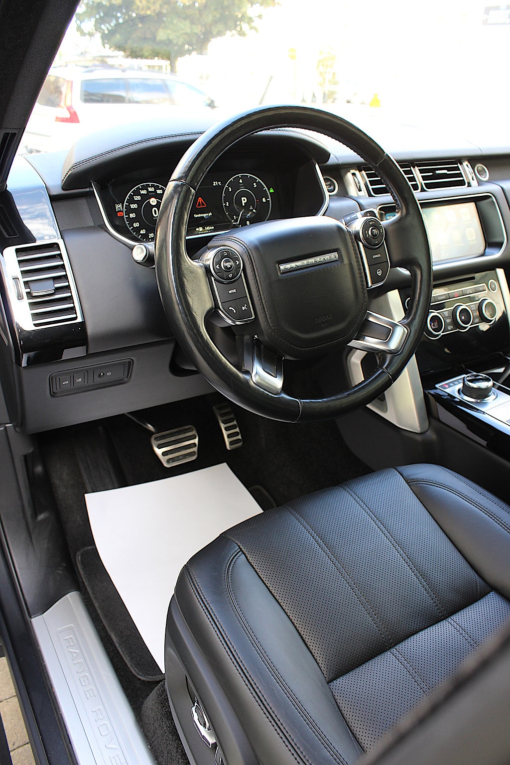 Land Rover Range Rover 2017 - miniatyr 38