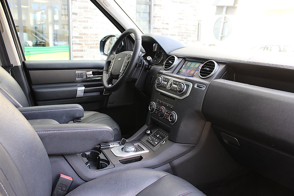 Land Rover Discovery 2016 - miniatyr 32