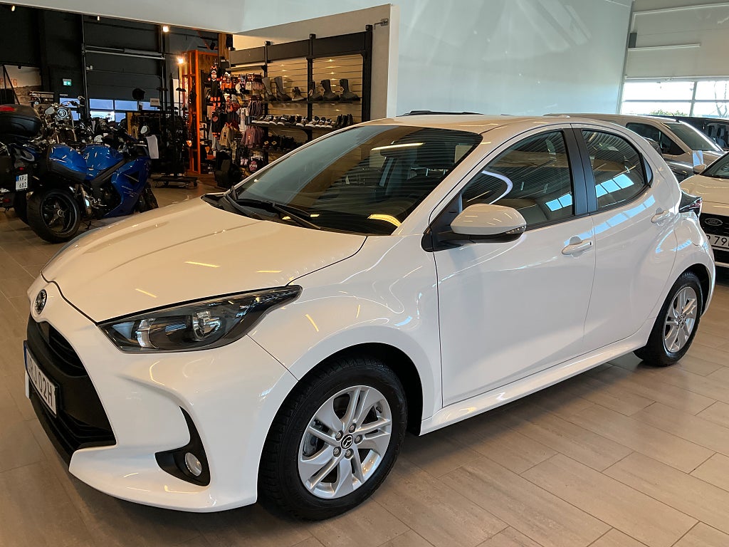 Mazda 2 2023 - bild 1 av 13