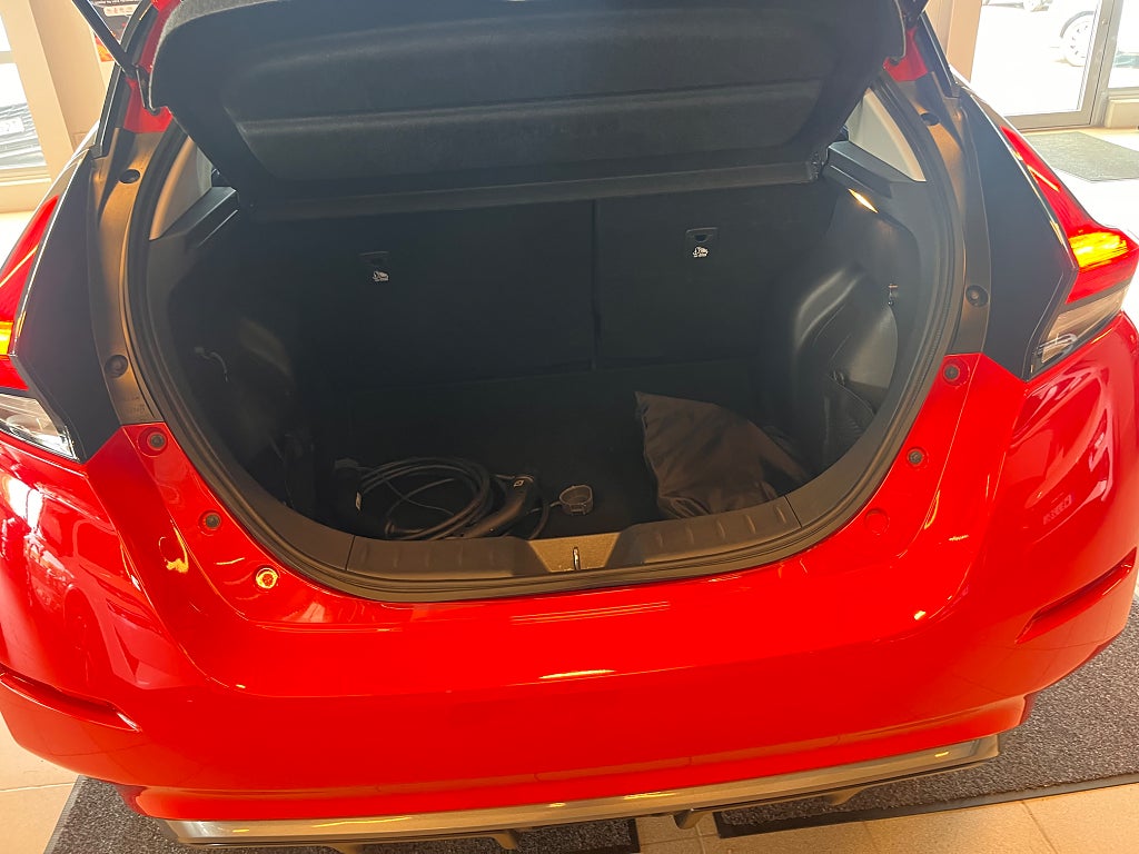 Nissan Leaf 2023 - miniatyr 7