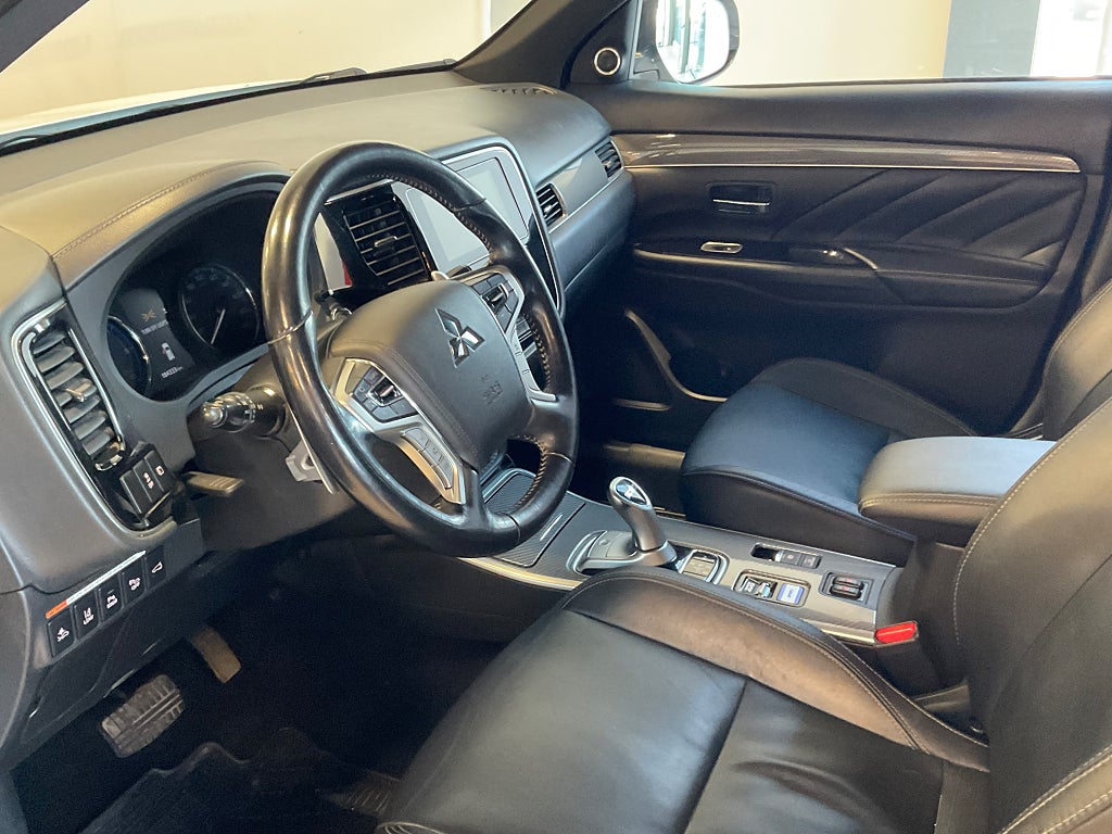 Mitsubishi Outlander 2019 - miniatyr 12