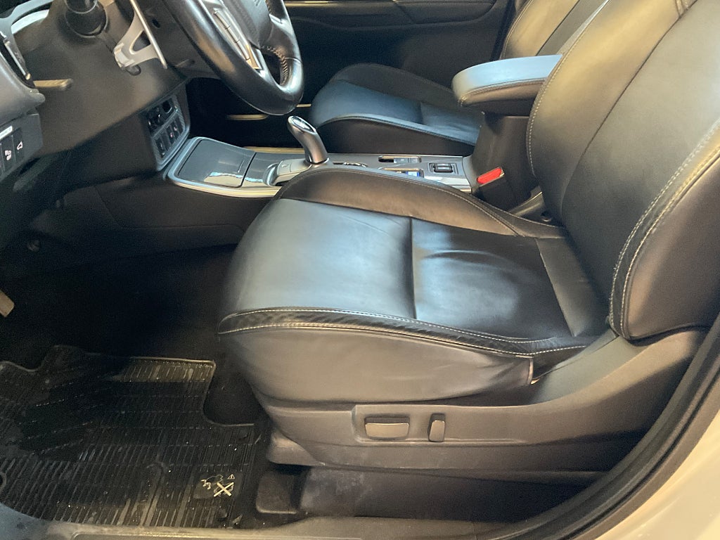Mitsubishi Outlander 2019 - miniatyr 13