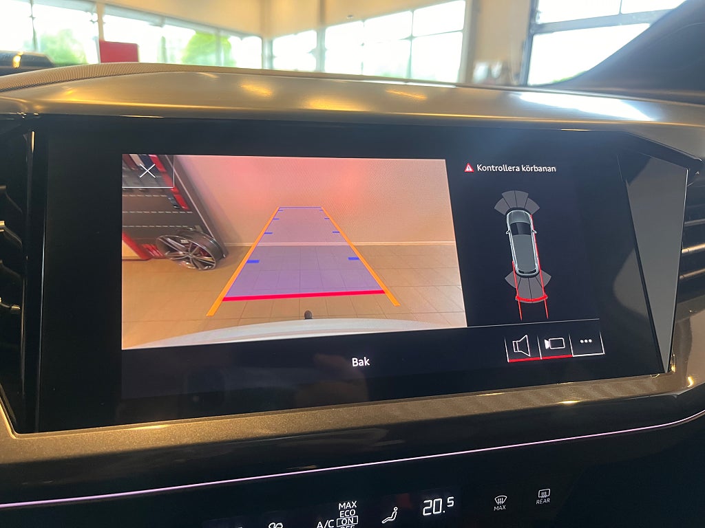 Audi Q4 E-Tron 2022 - miniatyr 12
