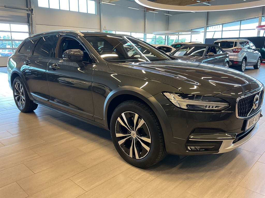 Volvo V90 Cross Country 2020 - miniatyr 3