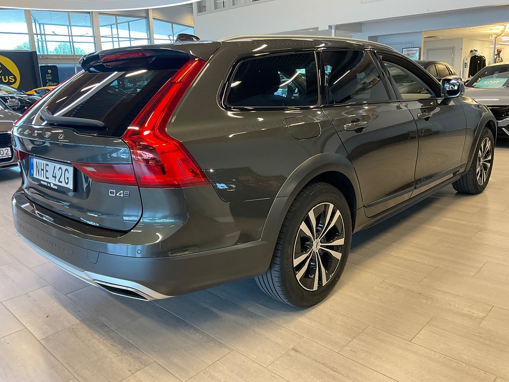 Volvo V90 Cross Country 2020 - miniatyr 4