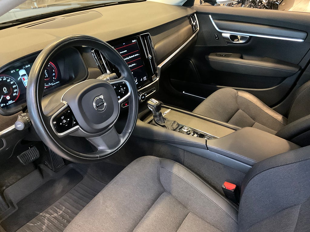 Volvo V90 Cross Country 2020 - miniatyr 8