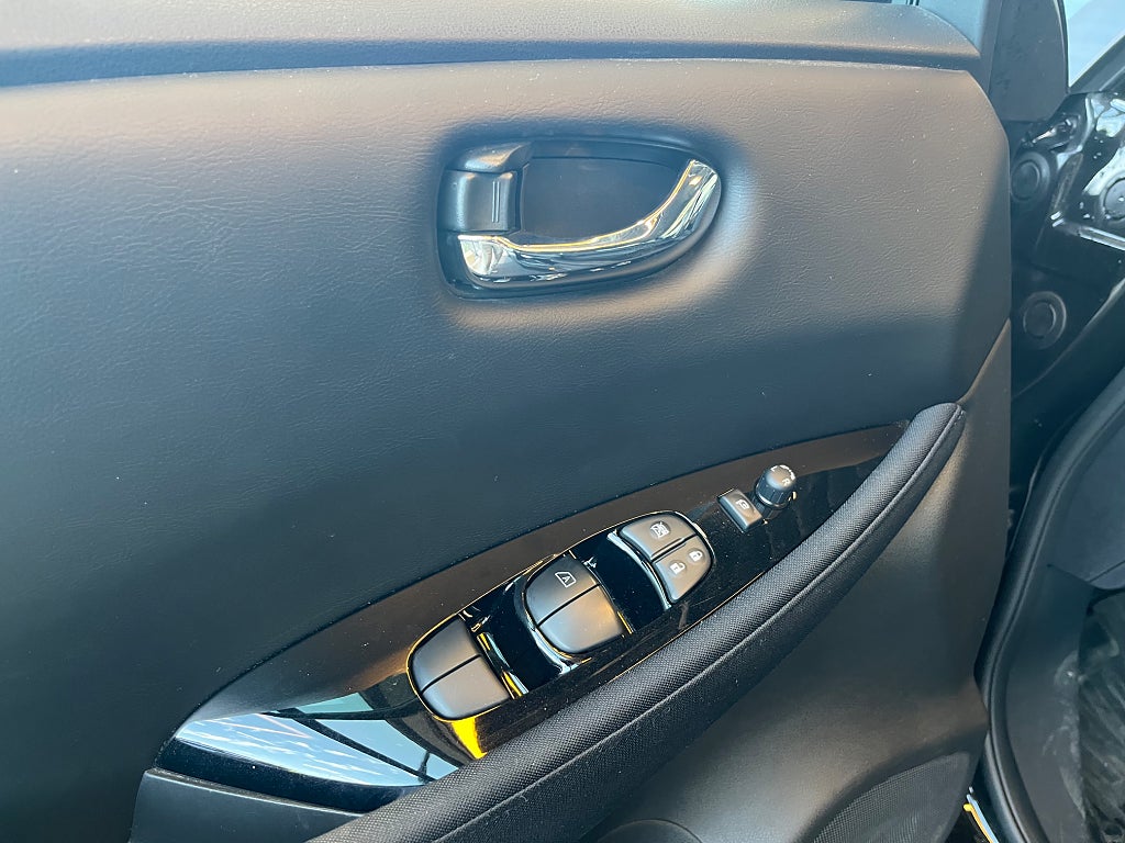 Nissan Leaf 2023 - miniatyr 7