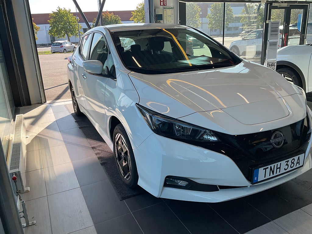 Nissan Leaf 2022 - miniatyr 3
