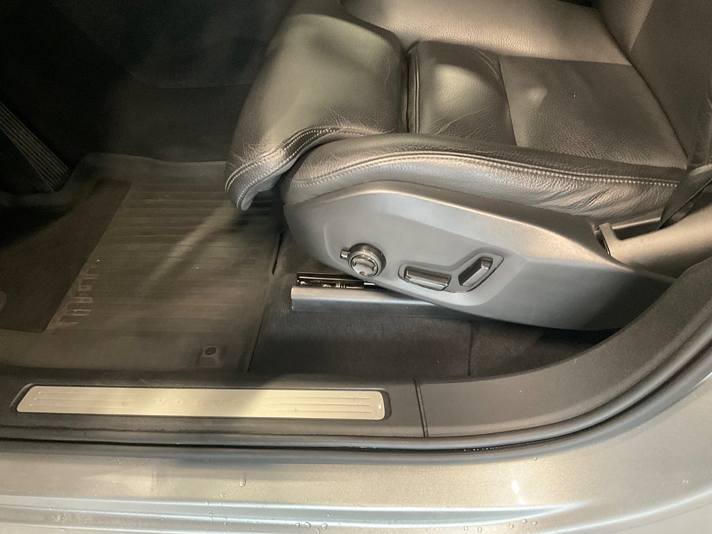 Volvo XC60 2019 - miniatyr 16