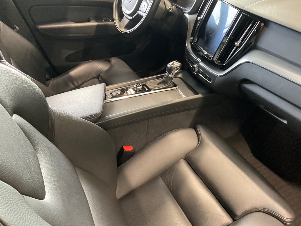 Volvo XC60 2019 - miniatyr 6