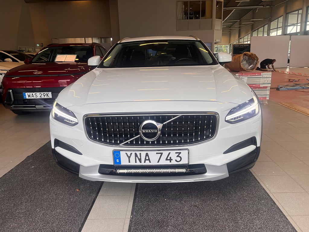 Volvo V90 Cross Country 2019 - miniatyr 2