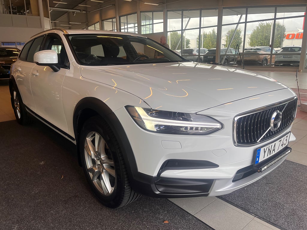 Volvo V90 Cross Country 2019 - miniatyr 3