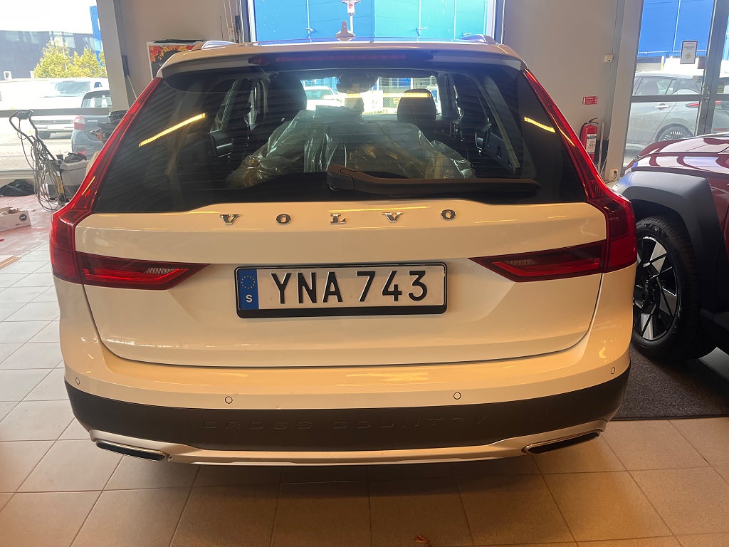 Volvo V90 Cross Country 2019 - miniatyr 7