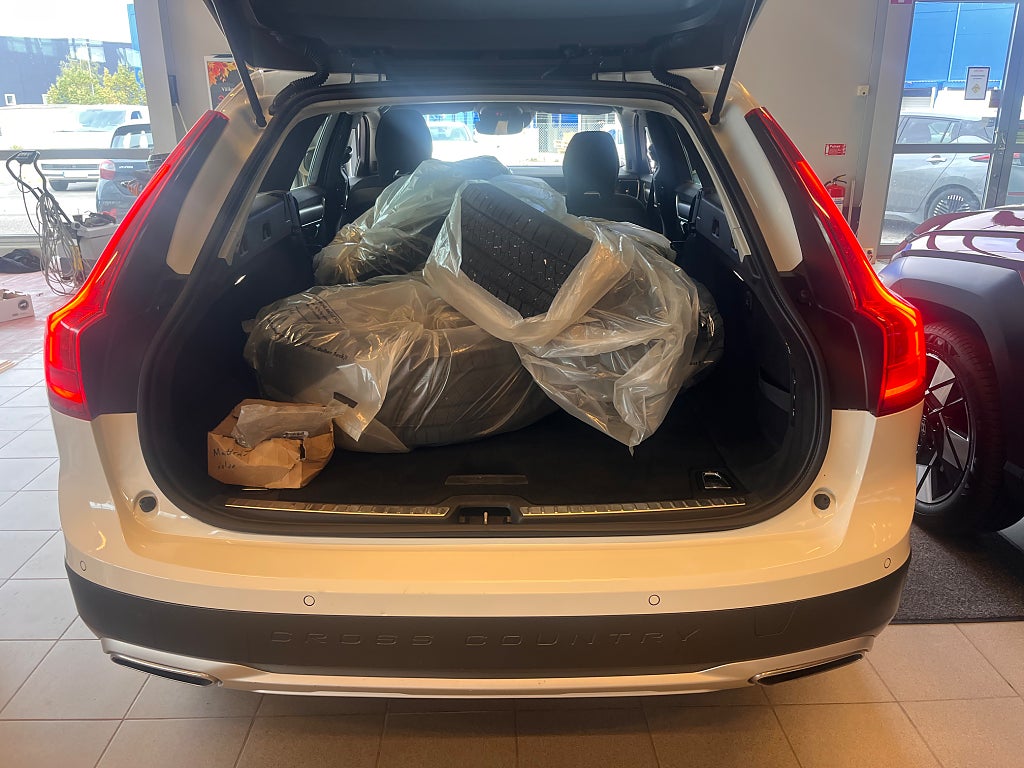 Volvo V90 Cross Country 2019 - miniatyr 8