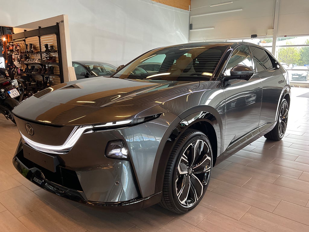 Mazda CX-6e 2026 - bild 1 av 18