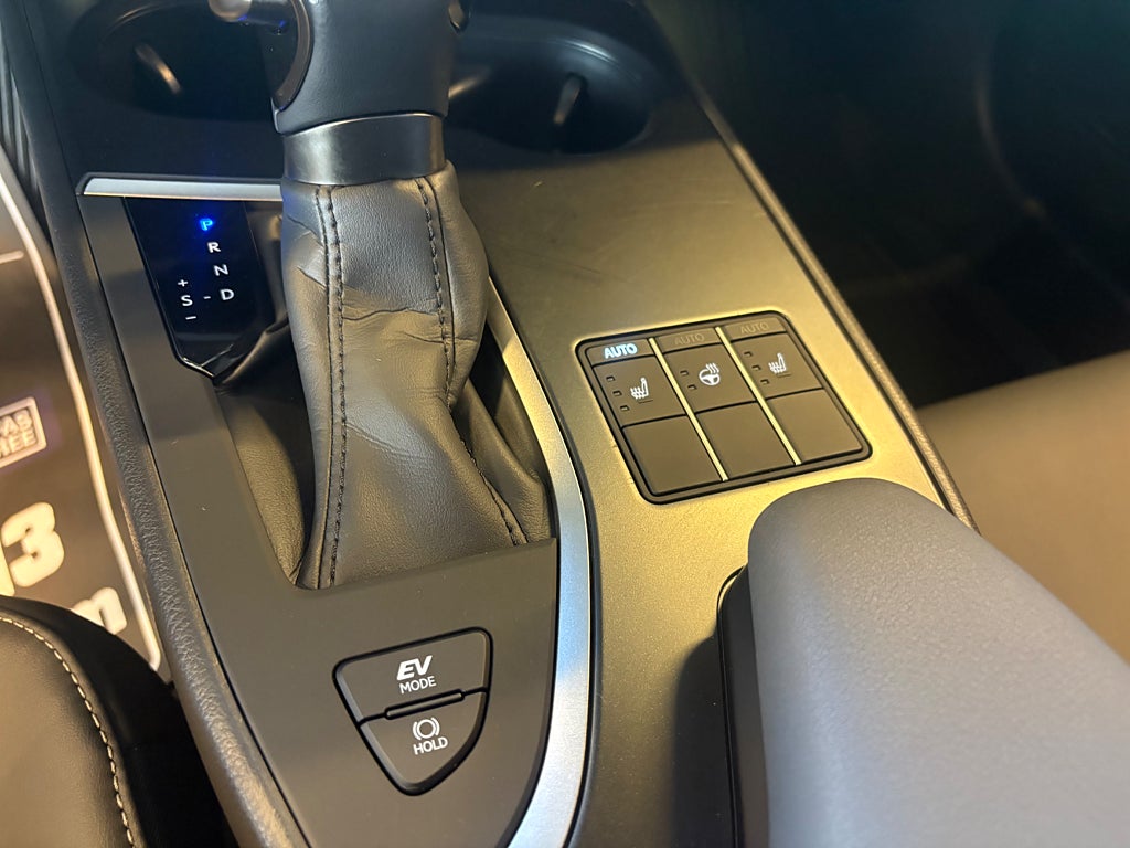 Lexus UX 2023 - miniatyr 15