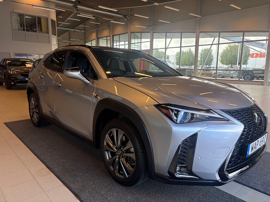 Lexus UX 2023 - miniatyr 3