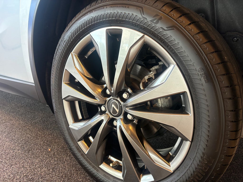Lexus UX 2023 - miniatyr 8